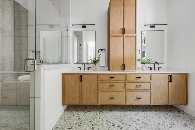 Building Photo - 1809 Pasadena Dr