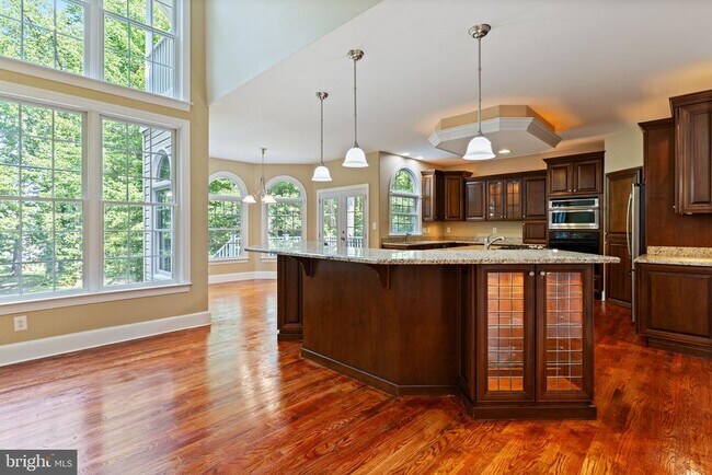Building Photo - 45105 Mill Creek Way