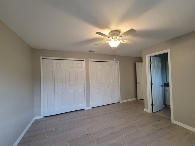 Building Photo - Duplex for rent