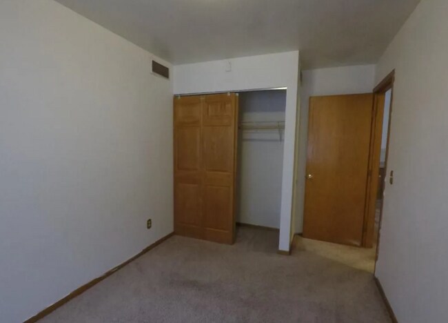 Building Photo - 3526 N Newton Ave