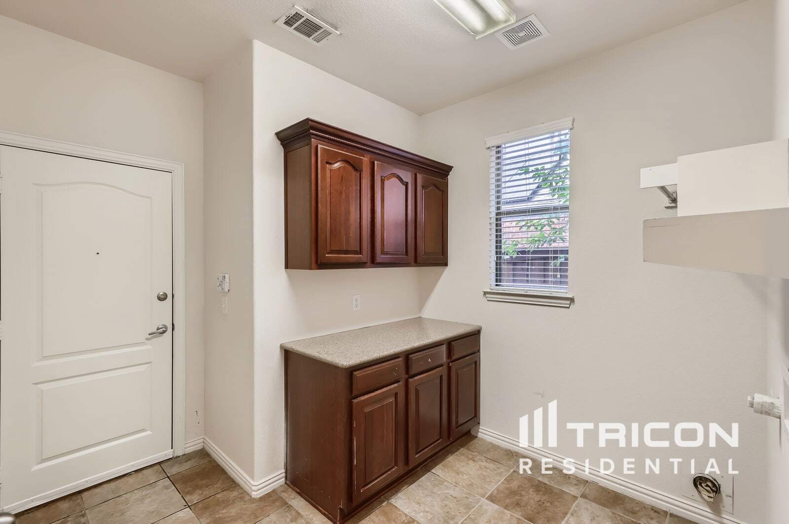 Building Photo - 8698 Fisher Dr