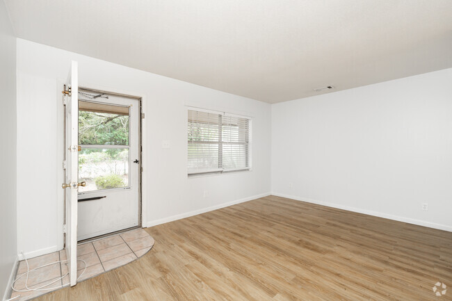 2BR, 1BA - 950SF- Living Room - Royce Village