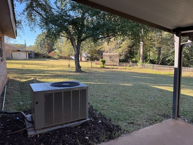 Building Photo - Available NOW-  103 Meadowlark-1/2 Off the first month rent with a 12-month lease