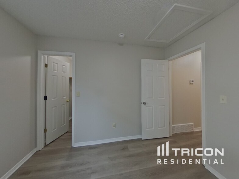 Building Photo - 6935 Fountain Ridge Cir