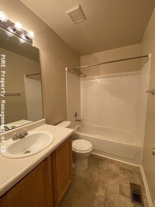 Building Photo - 2215 Gold Dust Ln