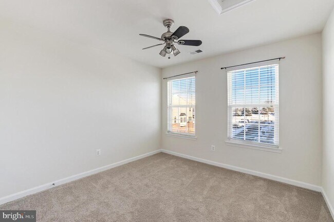 Building Photo - 25767 Double Bridle Terrace