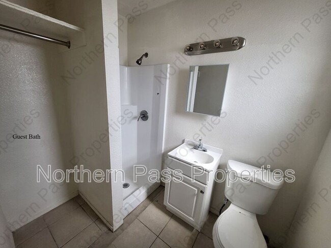 Building Photo - 4014 Lincoln Ave