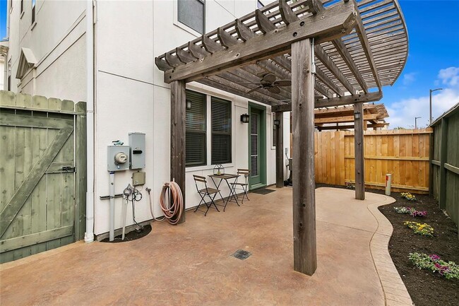 Building Photo - 11029 Sherwood Grv
