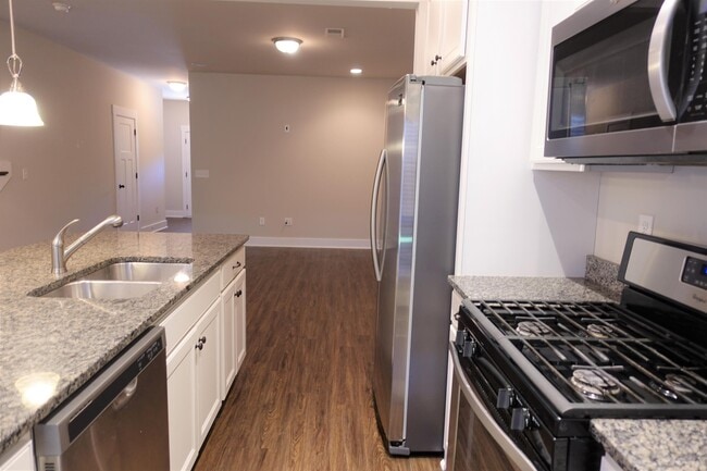 Building Photo - 17 Timber Oak Way