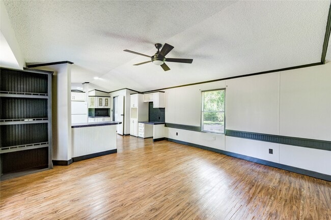 Building Photo - 26342 Hunters Trail