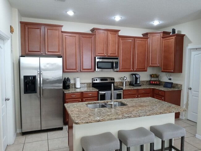 Building Photo - Beautiful 3 Bedroom 2.5  Bath Harmony Home...