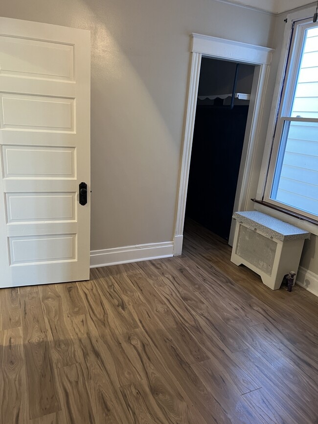 Building Photo - 9757 S Ave M