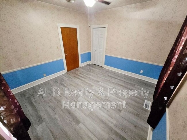 Building Photo - 914 Stokes St