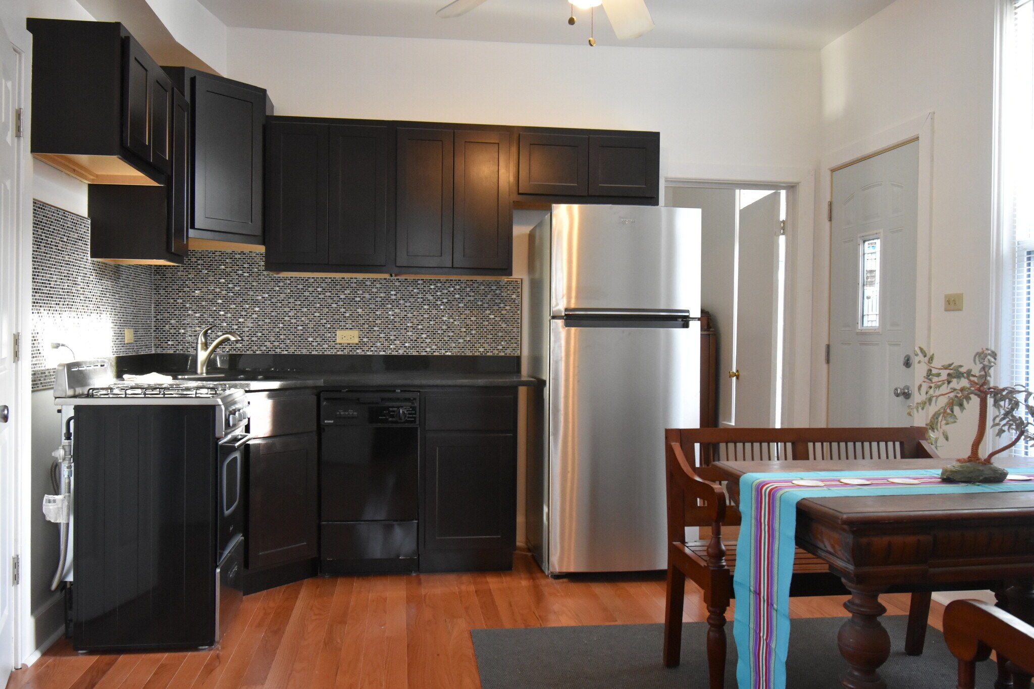 Unit 1 Kitchen - 2279 N Clybourn Ave