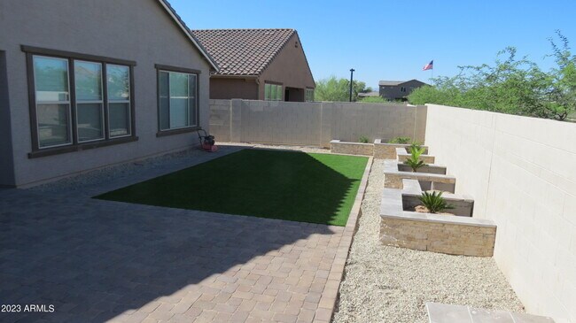 Building Photo - 5862 N 86th Dr