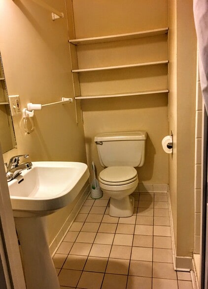 Building Photo - 140 Tennessee Ave NE