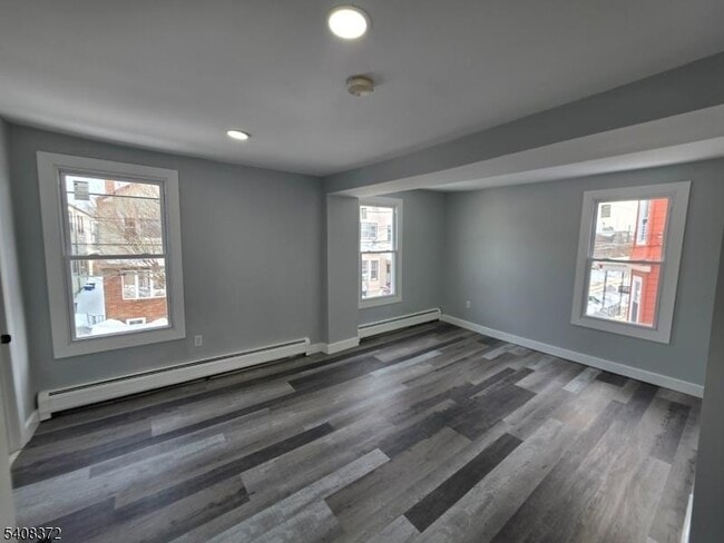 Building Photo - 115 Grant Ave