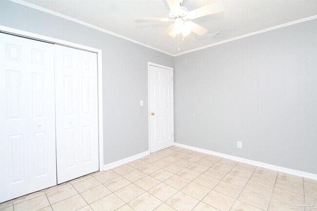 Building Photo - 6618 Applegate St