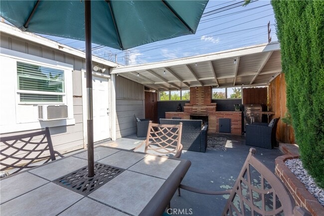 Building Photo - 5643 Ashworth St