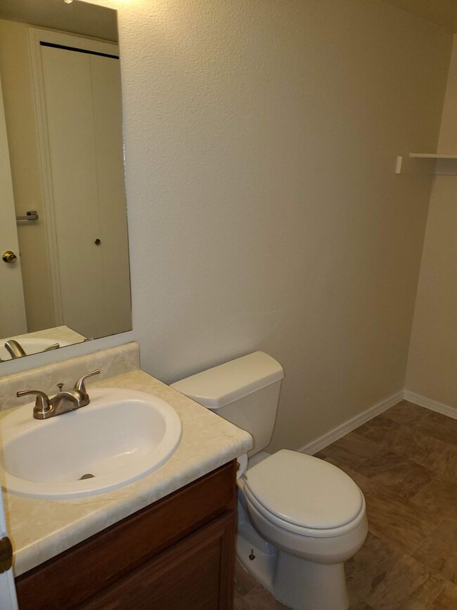 Building Photo - 4075 Dolphin Cir