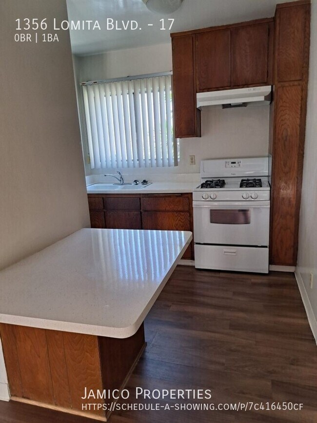 Building Photo - 1356 Lomita Blvd