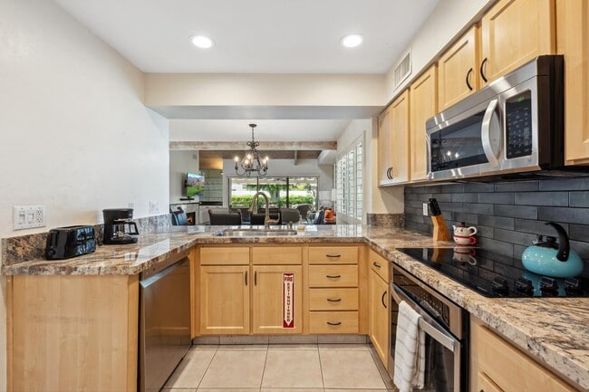 Building Photo - 343 Forest Hills Dr