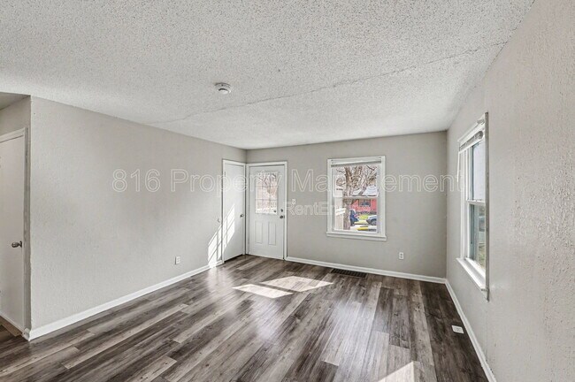 Building Photo - 7036 Bellefontaine Ave