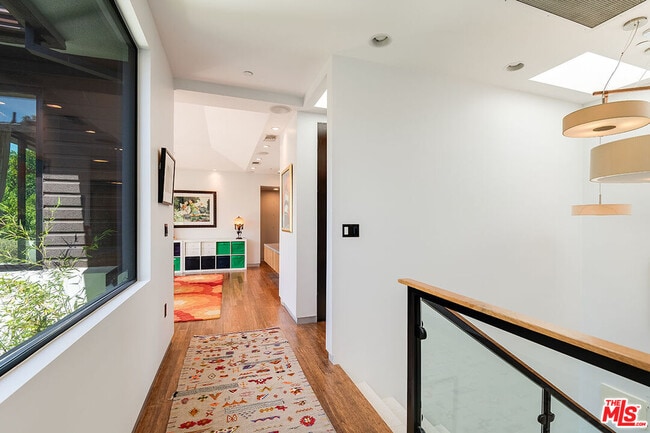 Building Photo - 4233 Shadyglade Ave