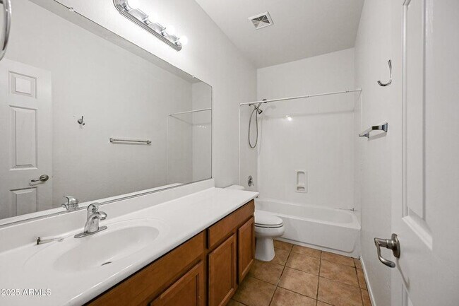 Building Photo - 3852 S Eucalyptus Pl