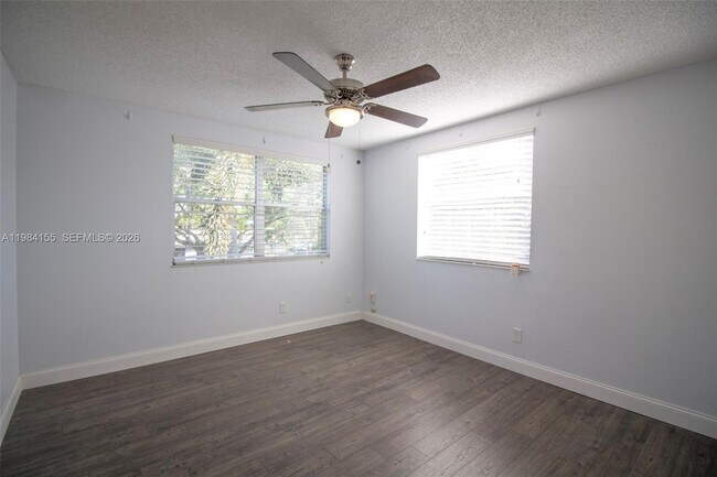 Building Photo - 4844 Grapevine Wy