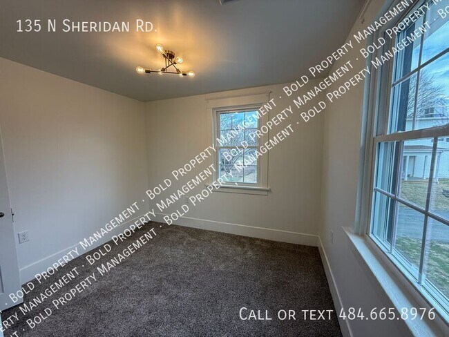 Building Photo - 135 N Sheridan Rd