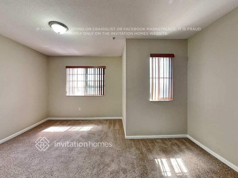 Building Photo - 2842 SW 81st Ave