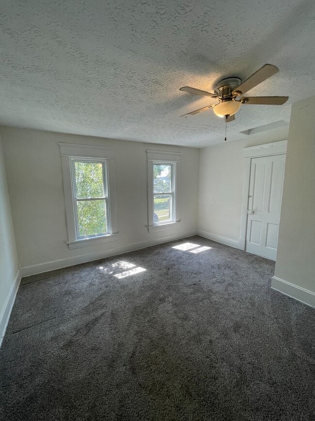 Building Photo - Spacious 3-Bedroom, 2-Bath Home – Great Lo...