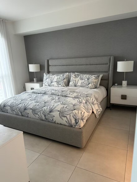 Building Photo - 401 N Birch Rd