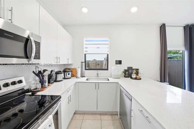 Building Photo - 24644 SW 118 Ct