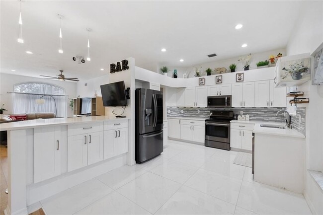 Building Photo - 5460 NW 38th Ter