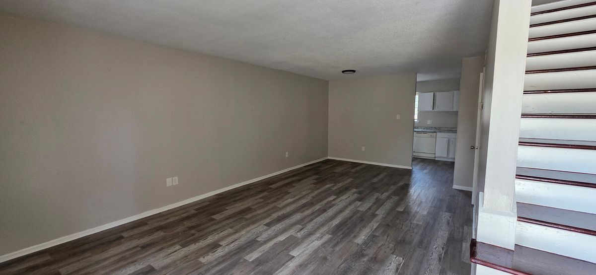 Building Photo - 650 Central Ave