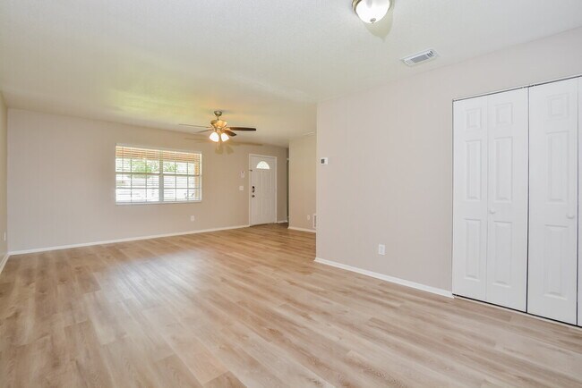 Building Photo - 670 Hibiscus Rd