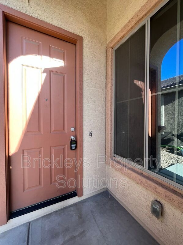 Building Photo - 10419 N 52nd Dr