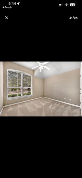 Building Photo - 2046 Pine Woods Rd