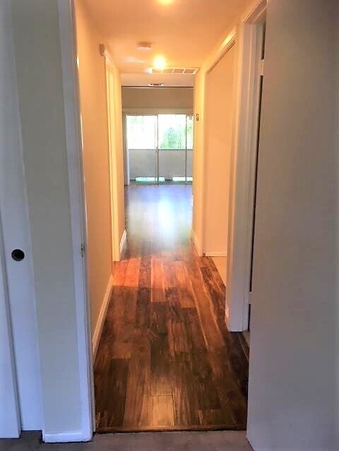 Building Photo - Great location! 2 bed 2 bath Simi Valley condo!