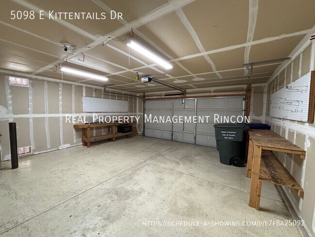 Building Photo - 5098 E Kittentails Dr