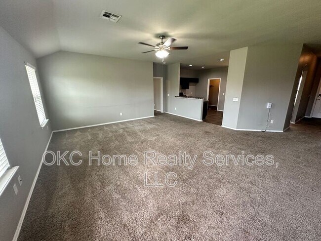 Building Photo - 1933 Autumn Way