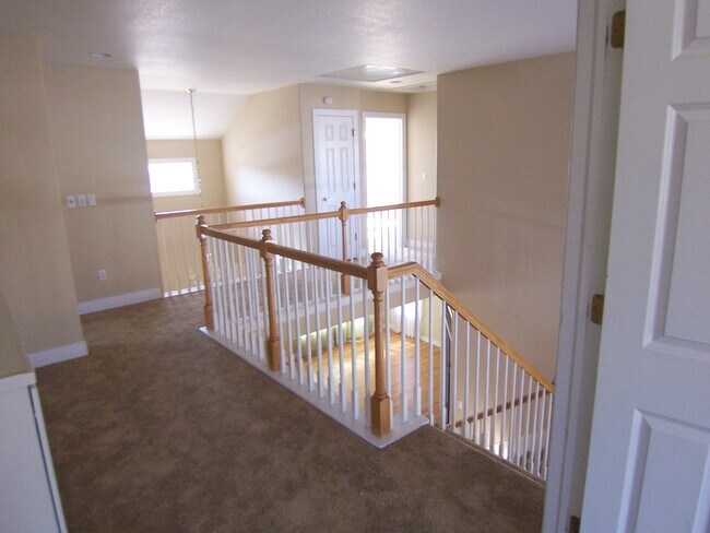 Building Photo - 7201 Dove Ct