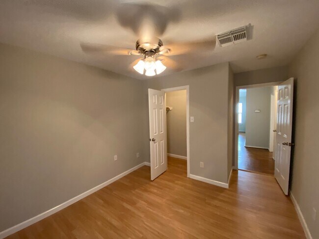 Building Photo - 38 W Sage Creek Pl