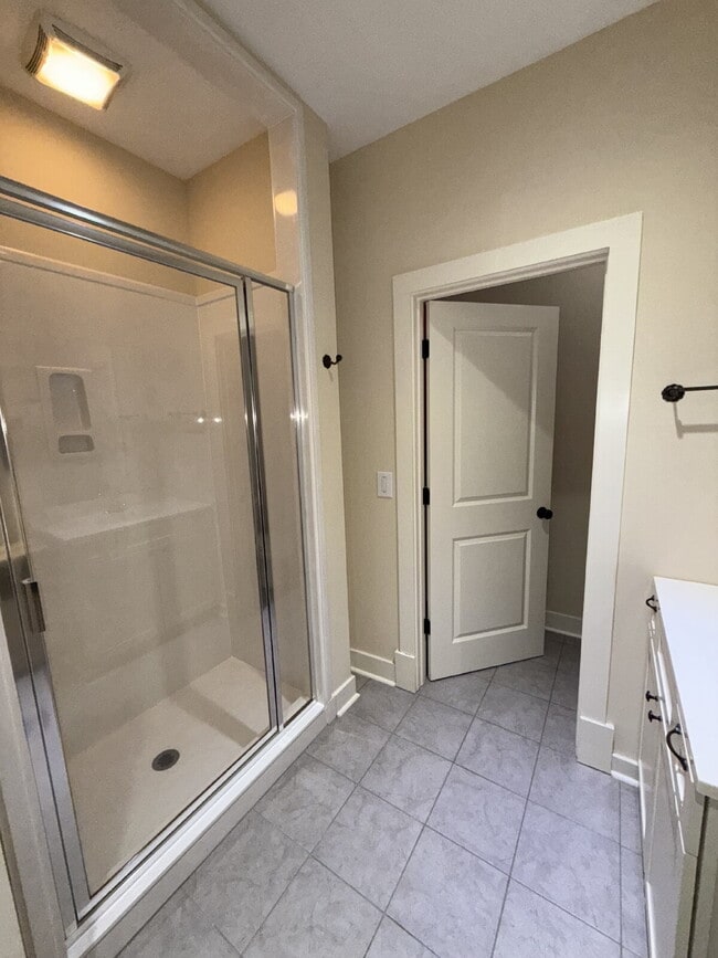 Building Photo - 712 Park Dr