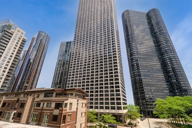 Building Photo - 400 E Randolph St