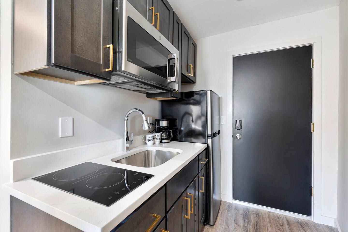 Building Photo - 52 Cottage St