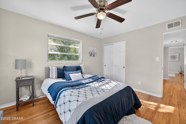 Building Photo - 930 Daytona Ave