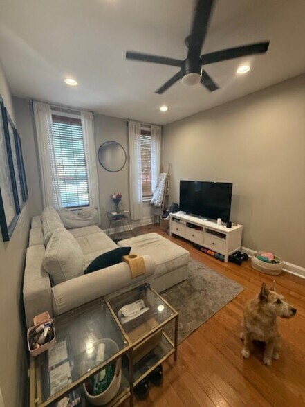 Living Room - 1122 N 4th St
